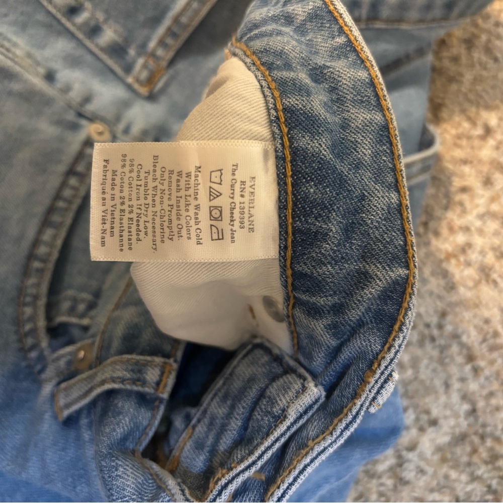 Everlane The Curvy Cheeky Straight Leg High Rise Jeans Light Wash Denim - Picture 7 of 7